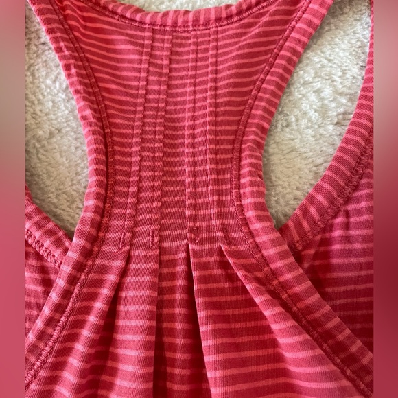 Lululemon Yogi Everyday Tank - Picture 7 of 12